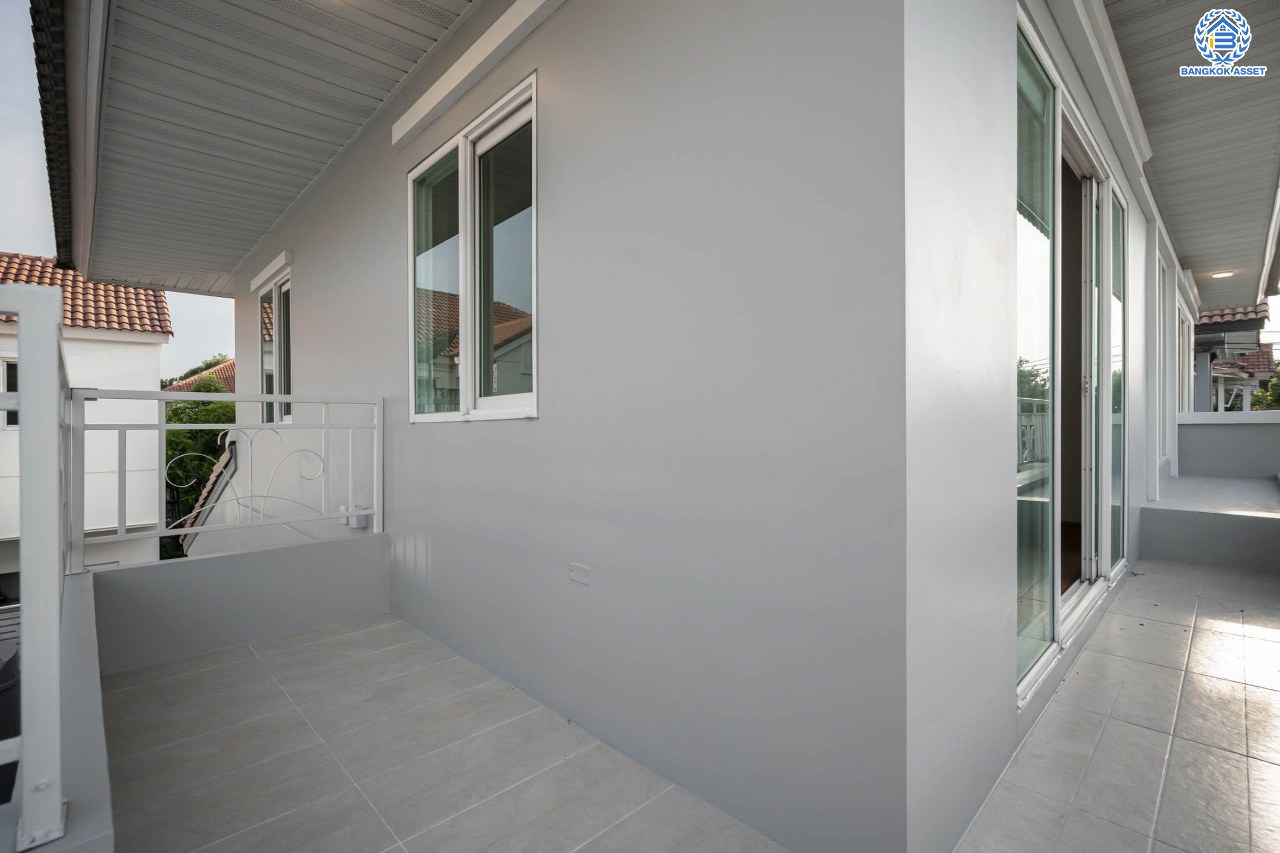 บ้านมือสองตกแต่งใหม่ โครงการ เพอร์เฟคเพลส ราชพฤกษ์ บ้านเดี่ยว จากแบรนด์ Property Perfect เนื้อที่ 56.2 ตร.ว. ฟังก์ชัน 3 ห้องนอน 3 ห้องน้ำ  1 ห้องอเนกประสงค์ จอดรถได้ 2 คัน กับทำเลโซนเมือง ที่เชื่อมต่อหลากหลายเส้นทาง หน้าโครงการติดถ.ราชพฤกษ์ ใกล้รถไฟฟ้าสถานี "บางรักน้อยท่าอิฐ"